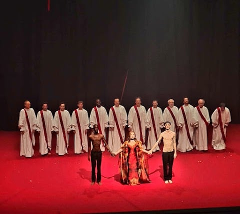 Hofesh Shechter - Theatre of Dreams 1